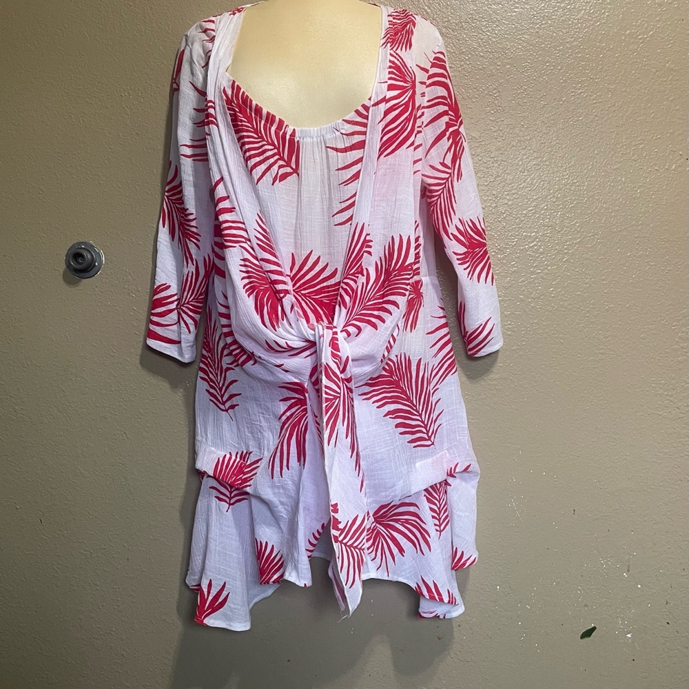 Women's White and Red Leaf Print Blouse